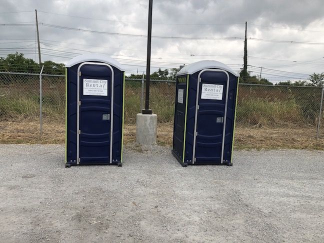 Fort Wayne construction porta potty rental for your next project. Don't leave your helpers made or taking gas station breaks with a portable restroom rental.